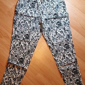 Black/white dress pants